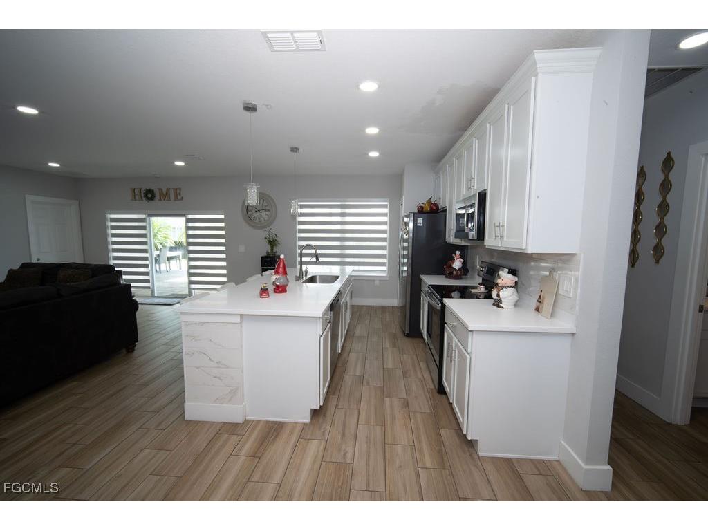 2750 NW 4th Terrace Cape Coral FL 33993 2025017866 image43