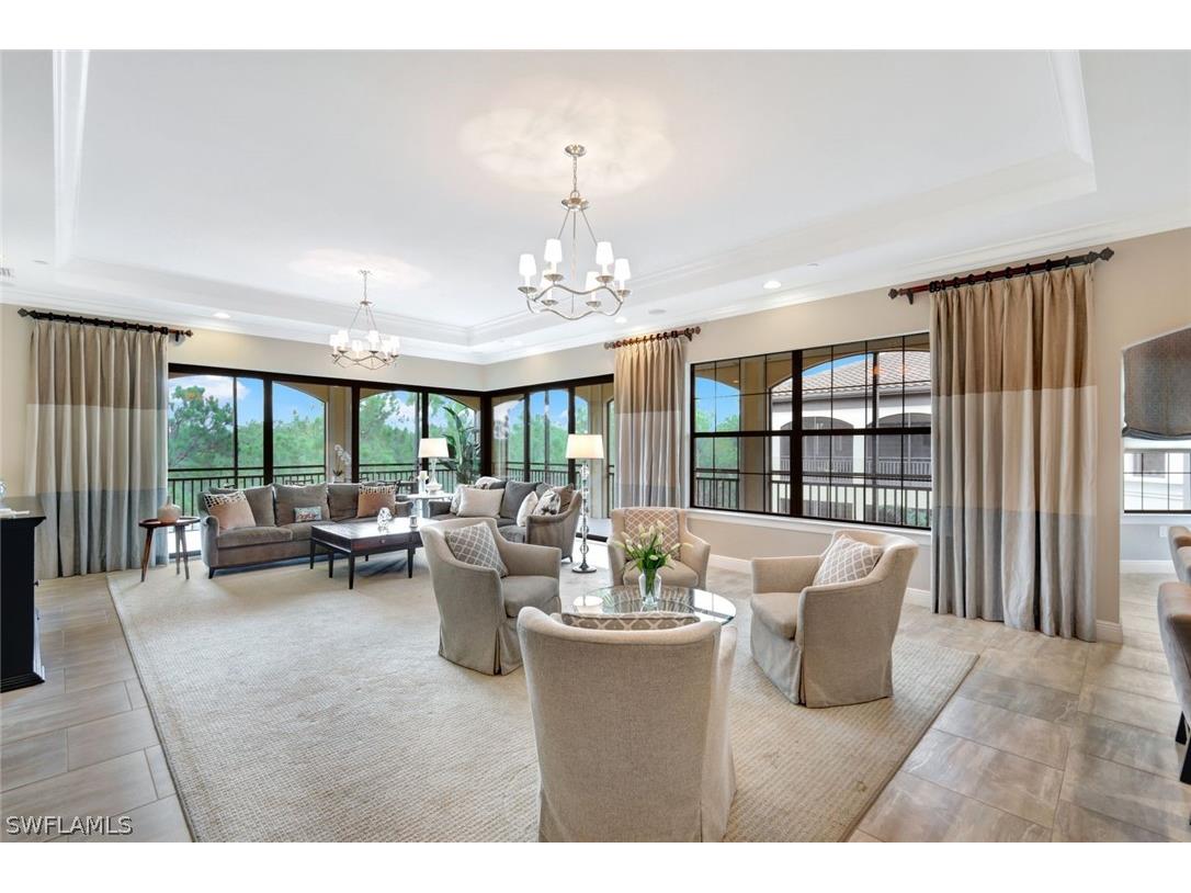 2751 Tiburon Boulevard E #302 Naples FL 34109 224056809 image1