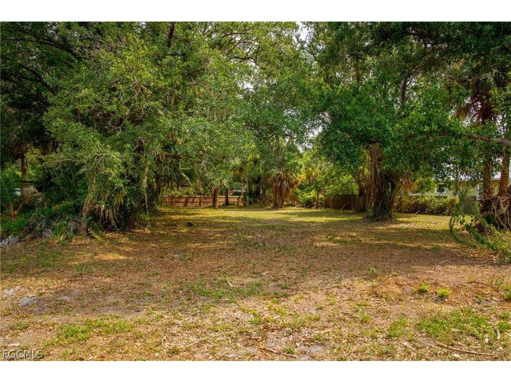 2753 2nd Street Fort Myers FL 33916 2026008347 image1