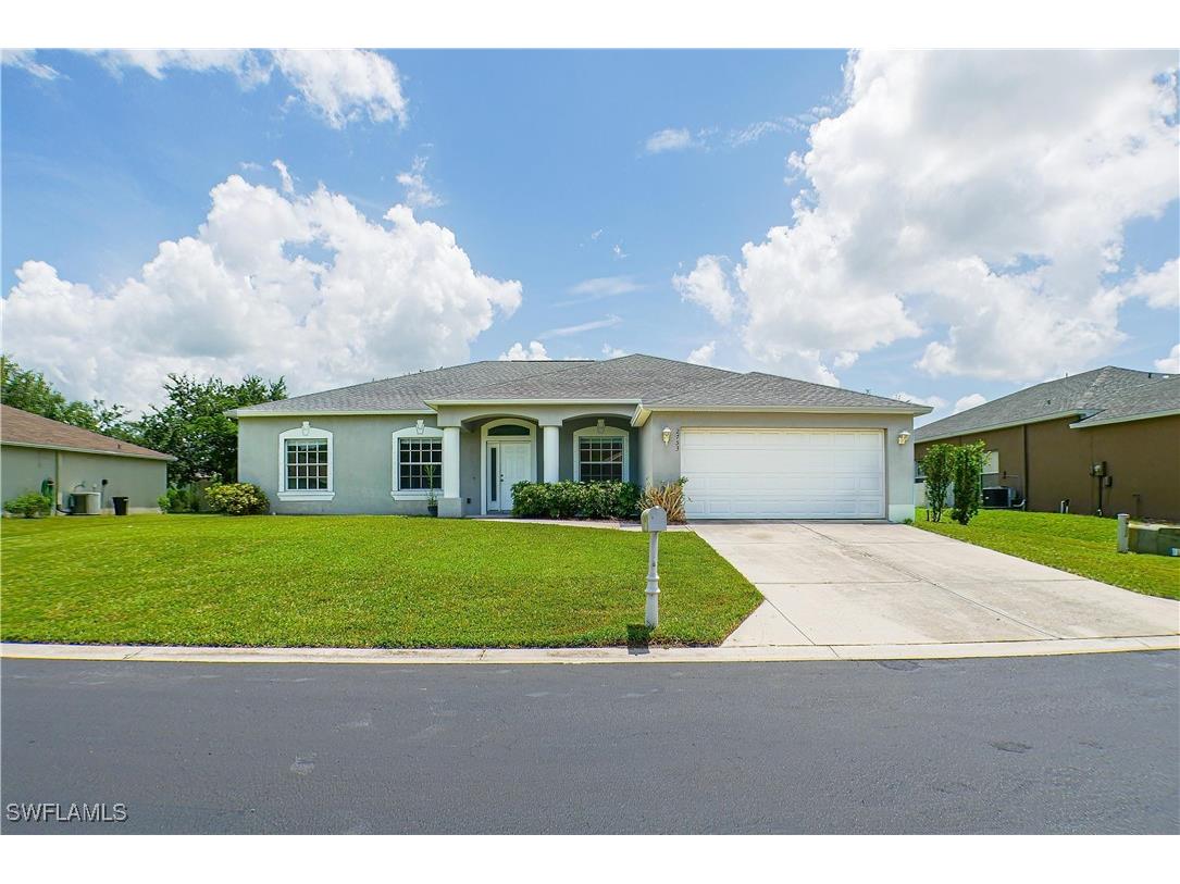 2753 Nature Pointe Loop Fort Myers FL 33905 224065244 image1