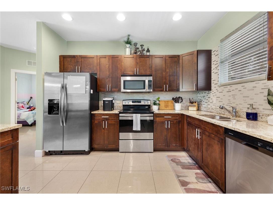 2754 22nd Avenue NE Naples FL 34120 225076773 image12