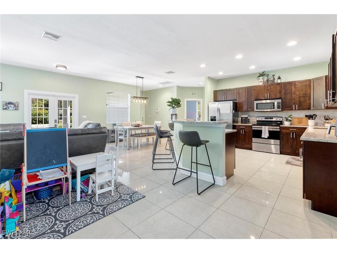 2754 22nd Avenue NE Naples FL 34120 225076773 image16