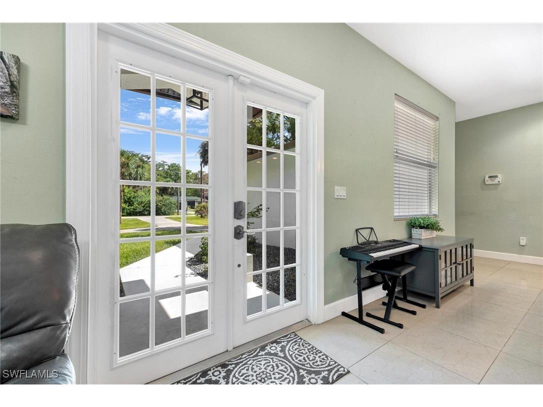 2754 22nd Avenue NE Naples FL 34120 225076773 image4