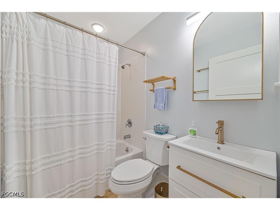 27541 Hickory Bay Drive Bonita Springs FL 34134 2026015197 image21