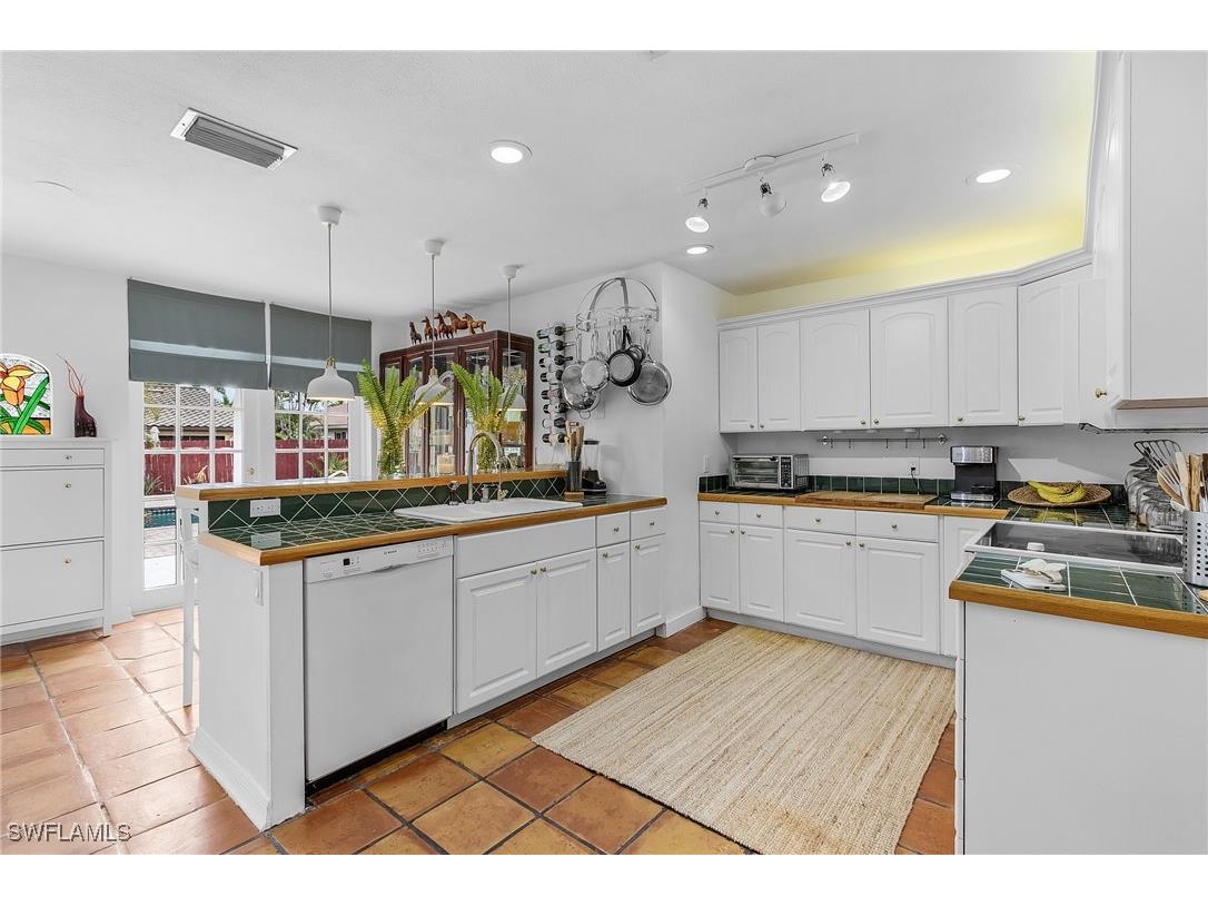 27553 Playa Del Rey Lane Bonita Springs FL 34135 225045087 image9