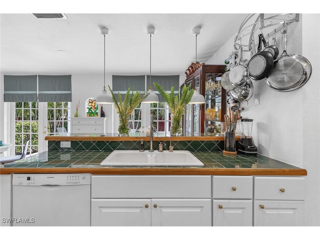 27553 Playa Del Rey Lane Bonita Springs FL 34135 226005295 image8