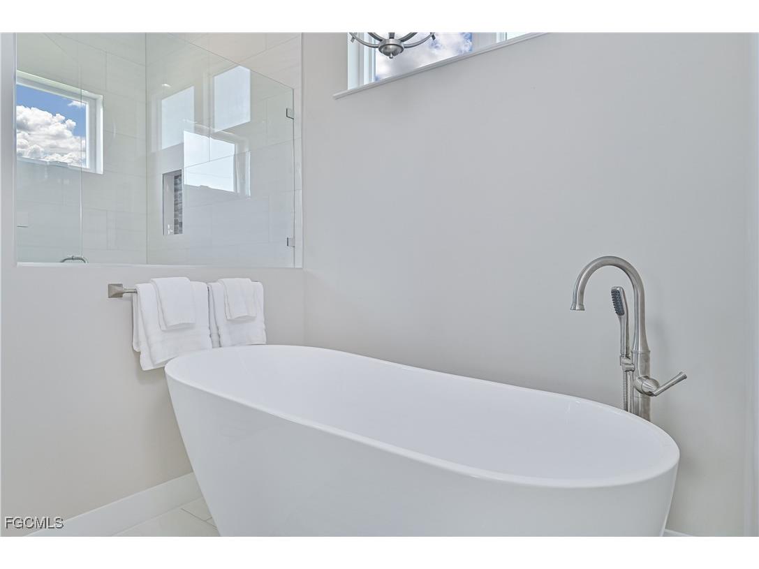27570 Tarpon Way Bonita Springs FL 34134 2025026263 image43