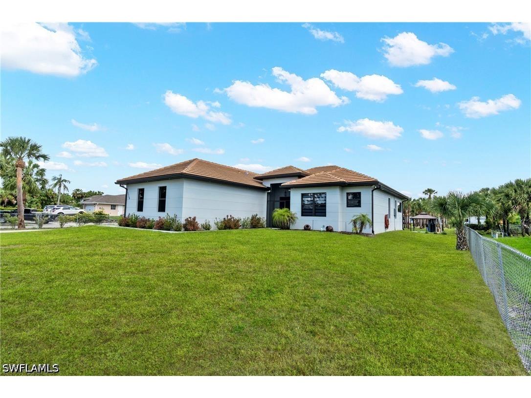 2759 18th Avenue SE Naples FL 34117 226021955 image2