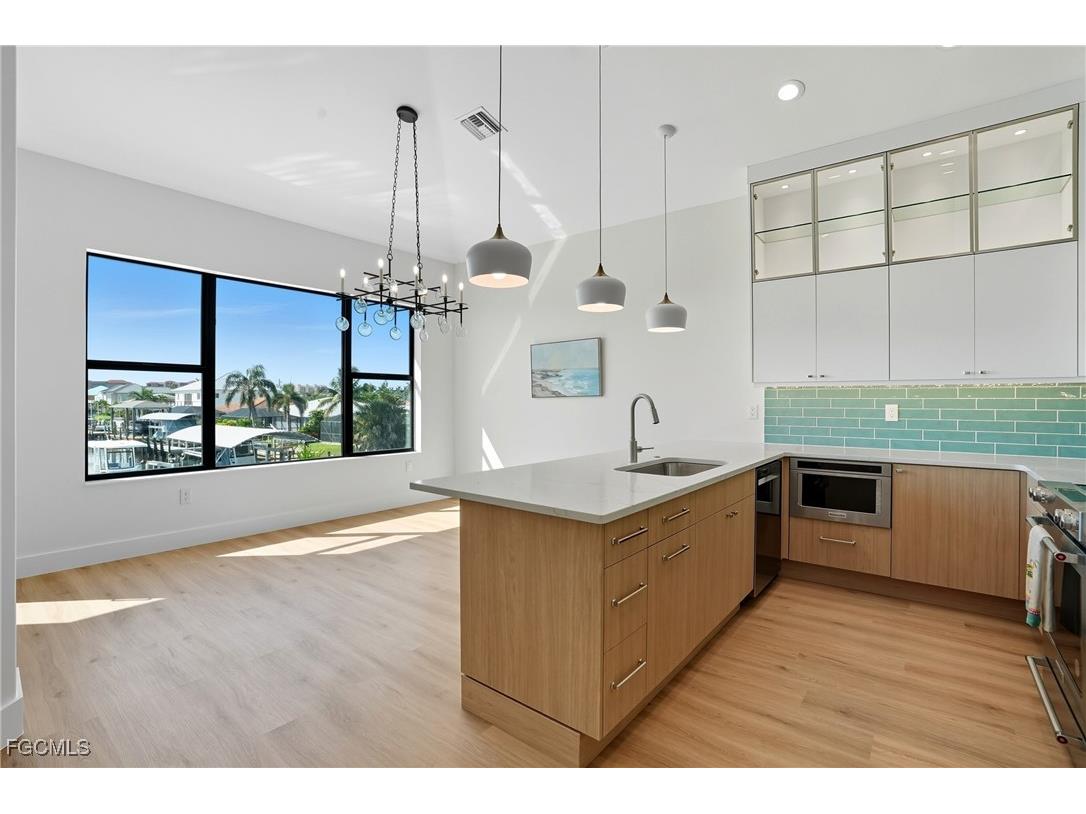 276 Albatross Street Fort Myers Beach FL 33931 2025010530 image10