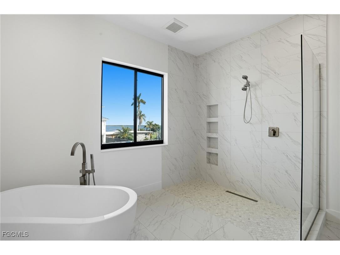 276 Albatross Street Fort Myers Beach FL 33931 2025010530 image19