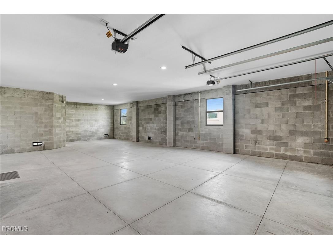 276 Albatross Street Fort Myers Beach FL 33931 2025010530 image29