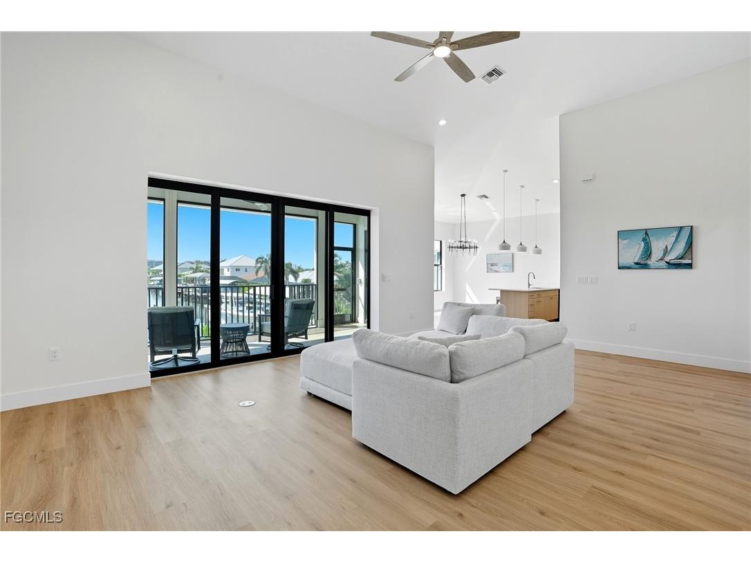 276 Albatross Street Fort Myers Beach FL 33931 2025010530 image4