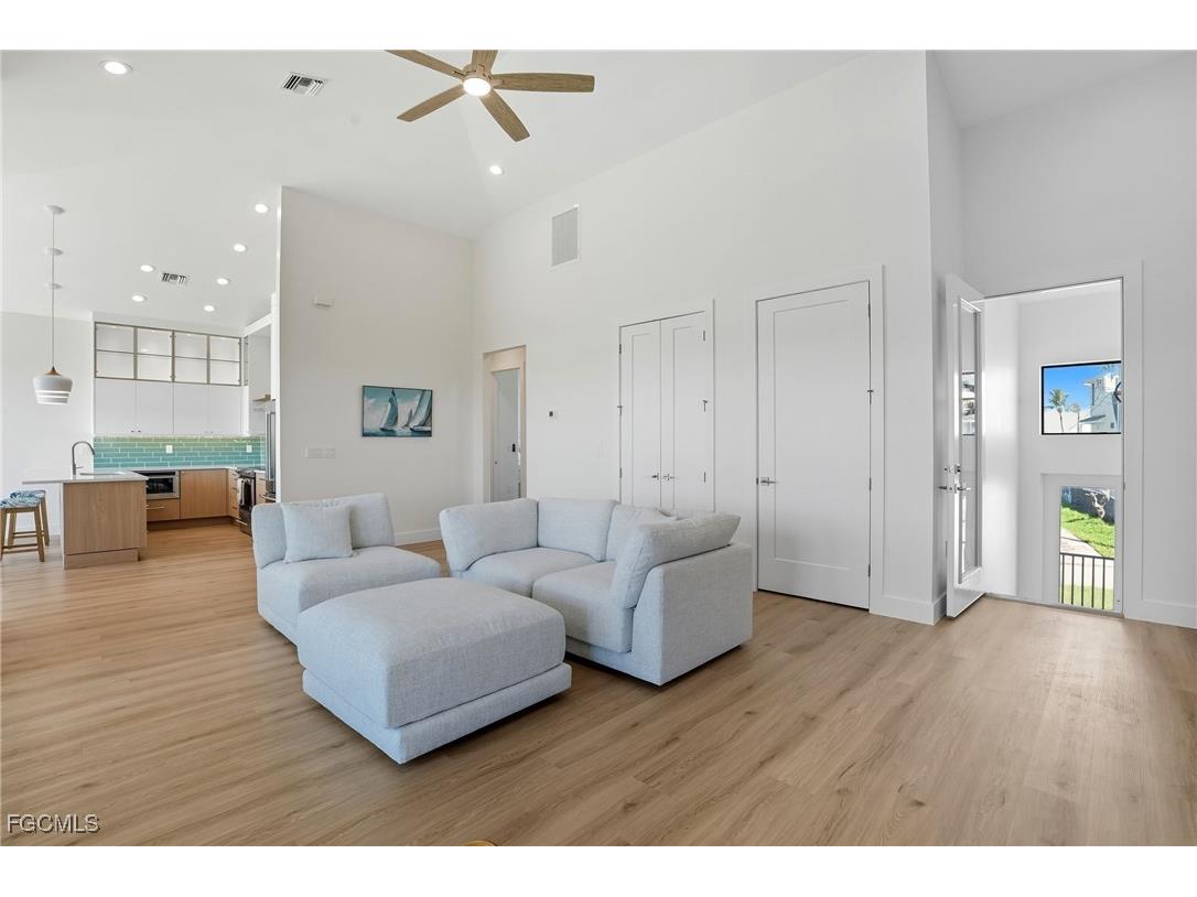 276 Albatross Street Fort Myers Beach FL 33931 2025010530 image5