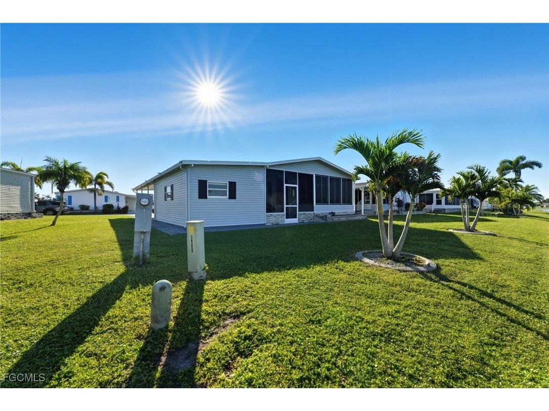 276 Lakeside Drive North Fort Myers FL 33903 2025015327 image25