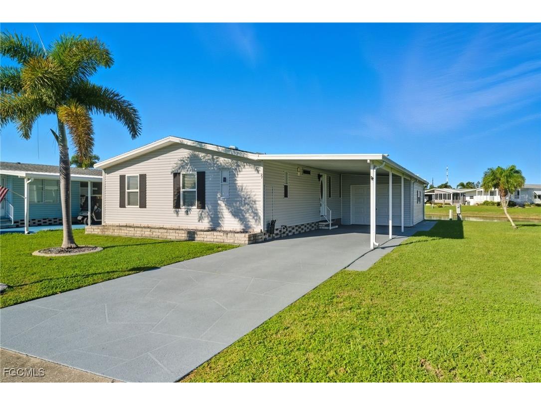 276 Lakeside Drive North Fort Myers FL 33903 2025015327 image27