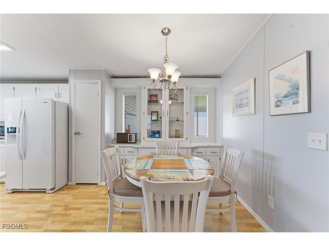 276 Lakeside Drive North Fort Myers FL 33903 2025015327 image5