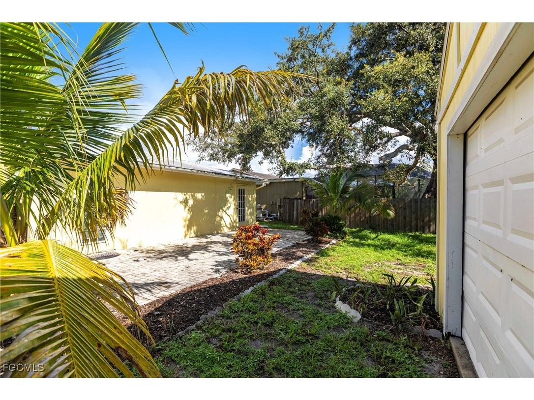 27654 Franklin Street Bonita Springs FL 34134 2025006275 image4