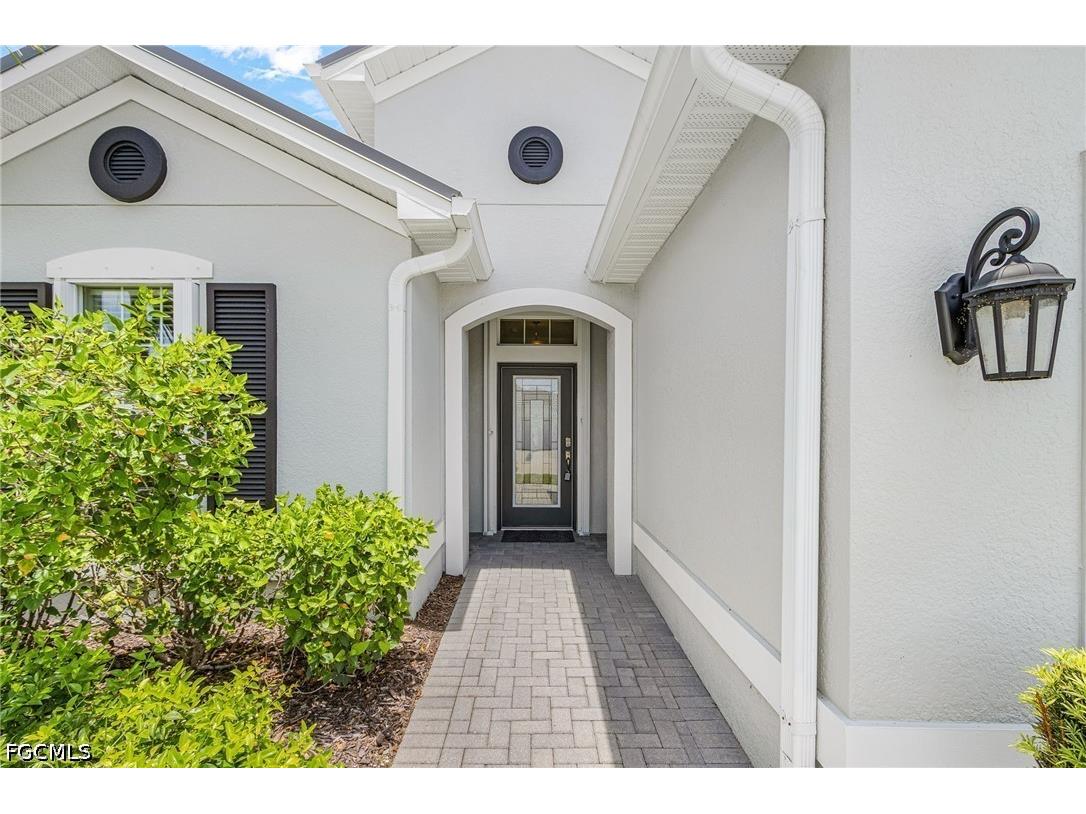 2769 Lambay Court Cape Coral FL 33991 2026024613 image3