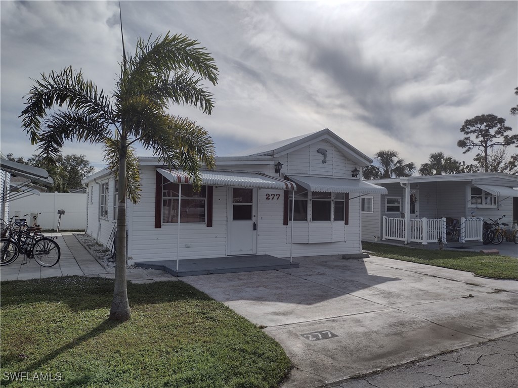 277 Fountain View Boulevard North Fort Myers FL 33903 224105292 image1