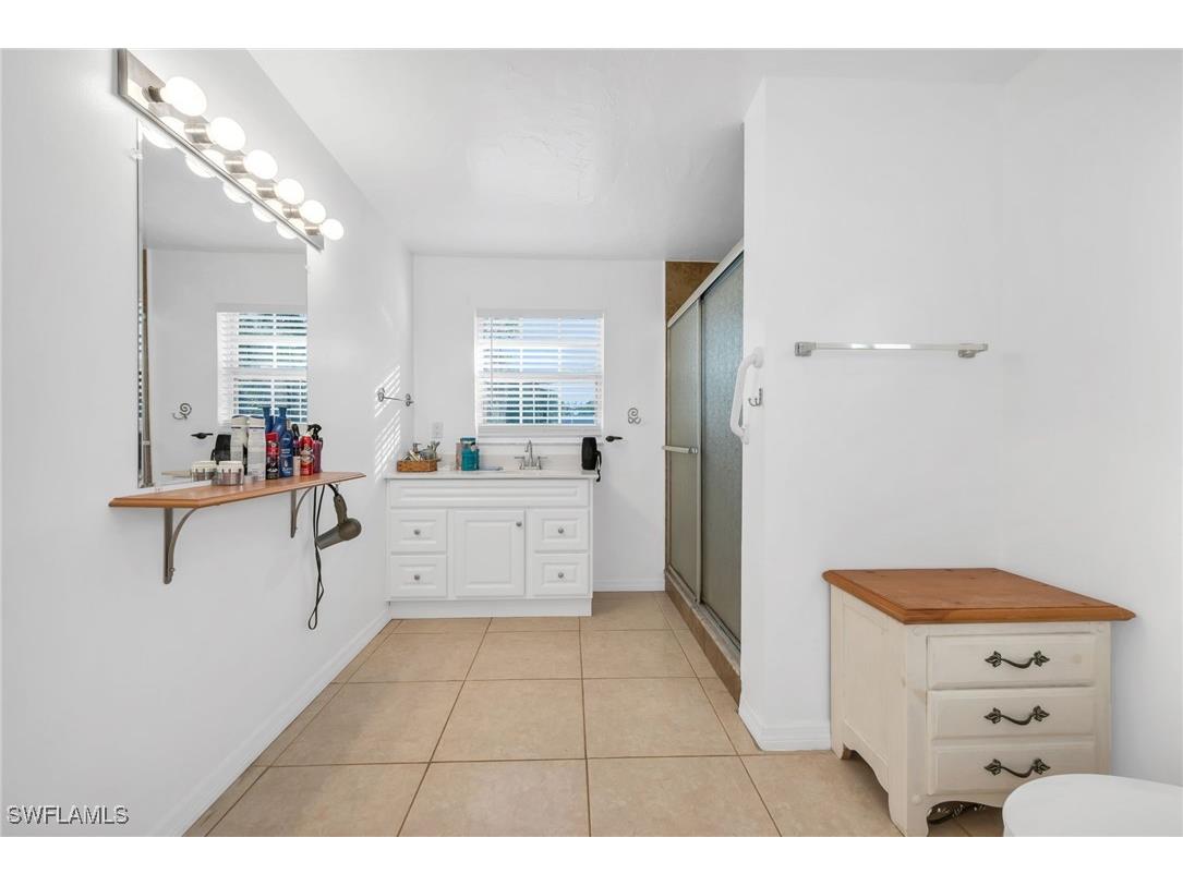 2772 Riverview Drive Naples FL 34112 225082708 image11