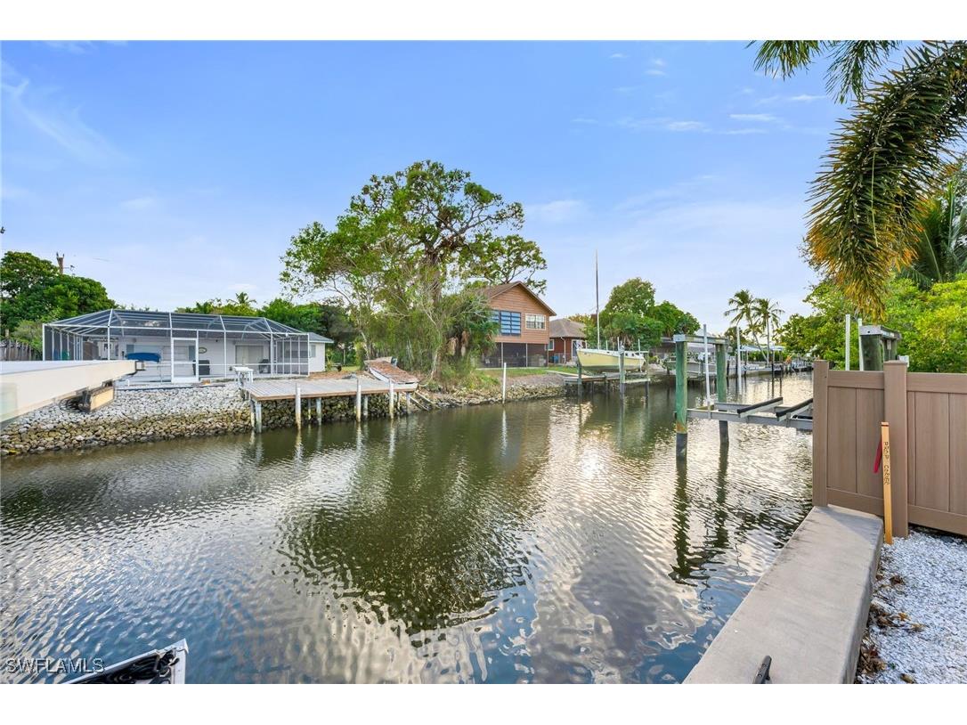 2772 Riverview Drive Naples FL 34112 225082708 image17