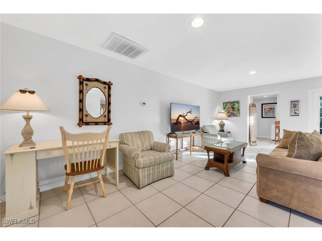 2772 Riverview Drive Naples FL 34112 225082708 image5