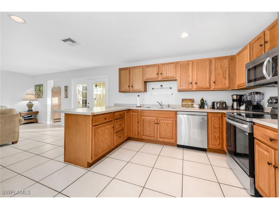 2772 Riverview Drive Naples FL 34112 225083063 image7