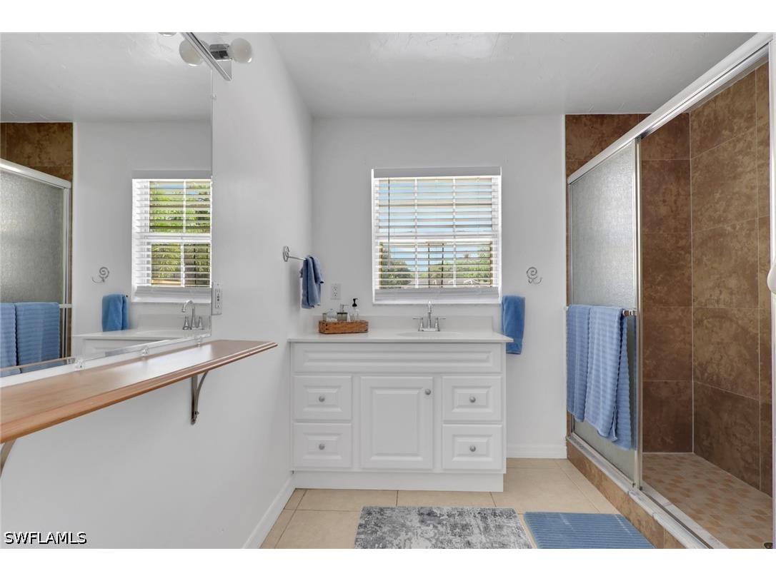 2772 Riverview Drive Naples FL 34112 226019471 image18