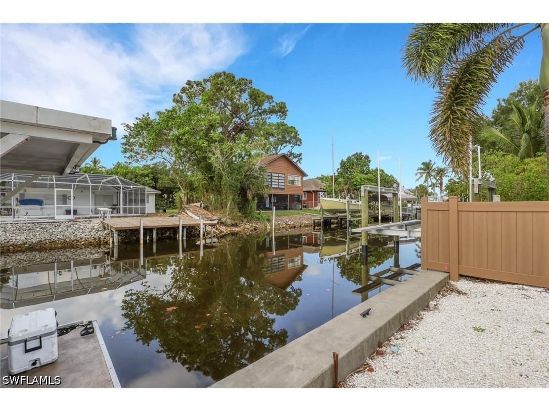 2772 Riverview Drive Naples FL 34112 226019471 image21