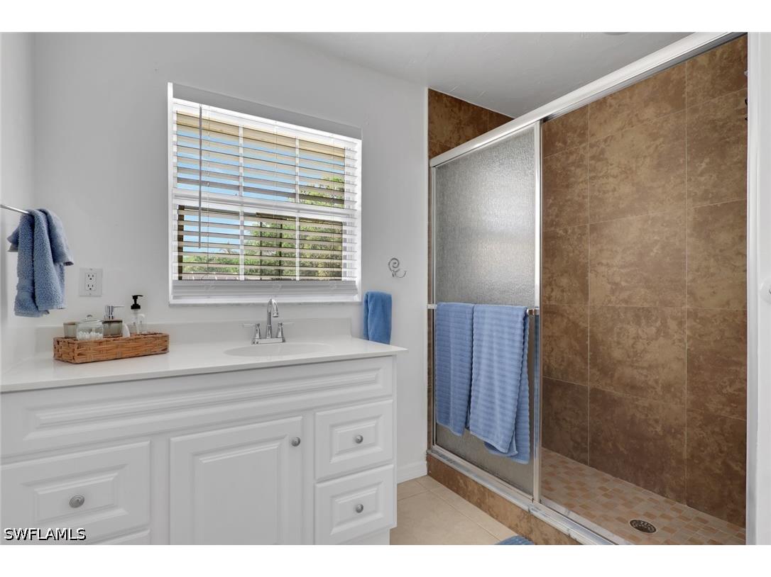 2772 Riverview Drive Naples FL 34112 226019471 image6