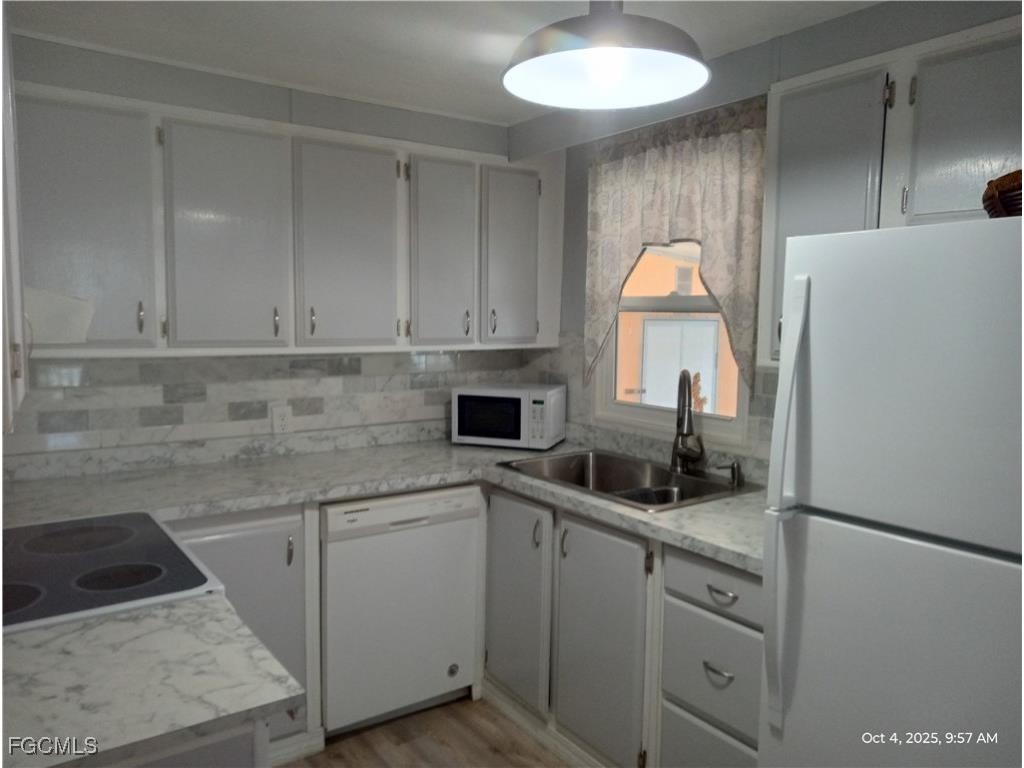 2776 Breezewood Drive North Fort Myers FL 33917 2025013621 image18