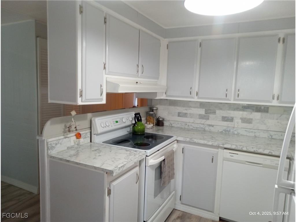 2776 Breezewood Drive North Fort Myers FL 33917 2025013621 image19