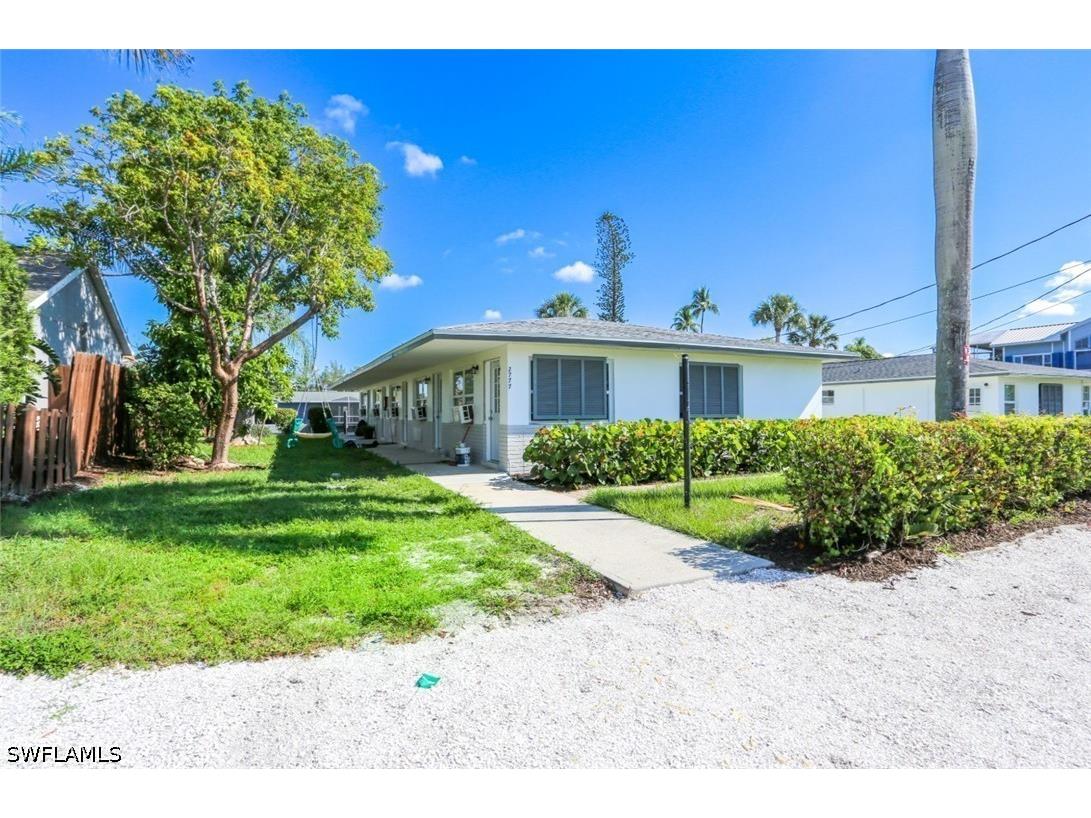 2777 Shoreview Drive #2 Naples FL 34112 226019829 image1