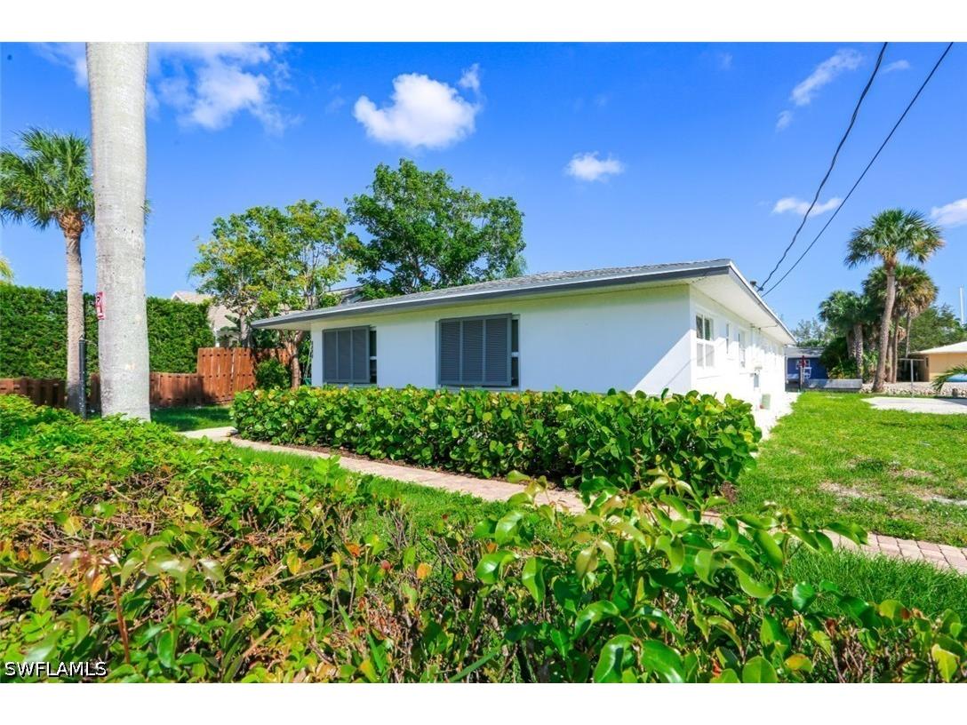 2777 Shoreview Drive #2 Naples FL 34112 226019829 image2