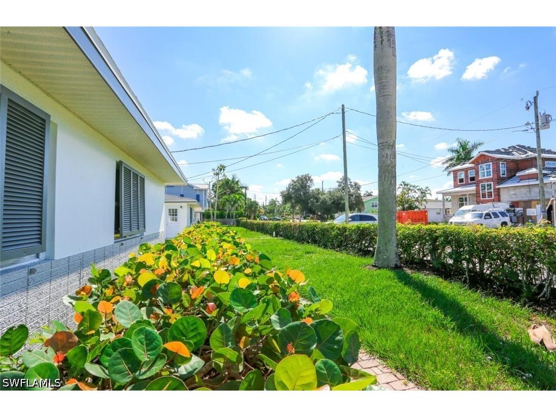 2777 Shoreview Drive #2 Naples FL 34112 226019829 image5