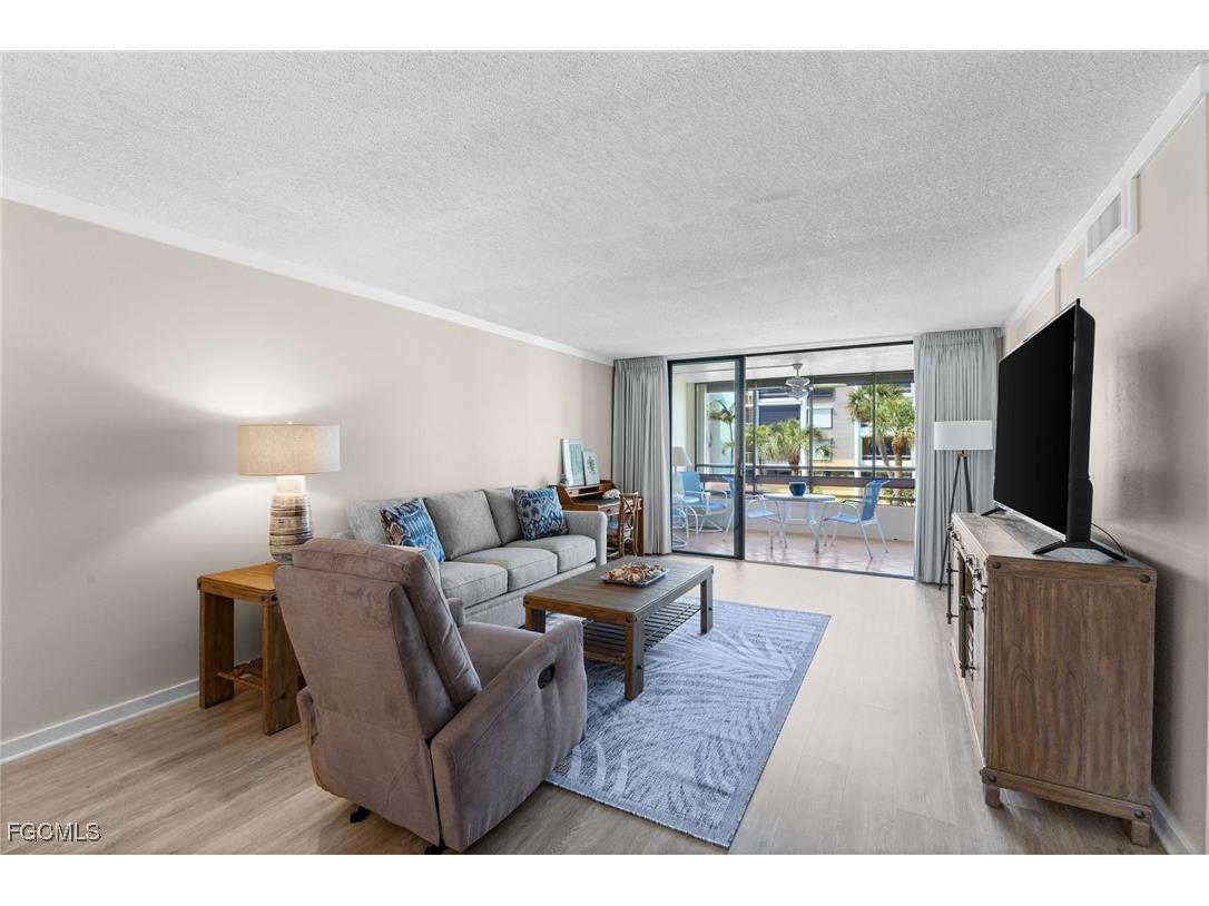 2777 W Gulf Drive #104 Sanibel FL 33957 2025016872 image13