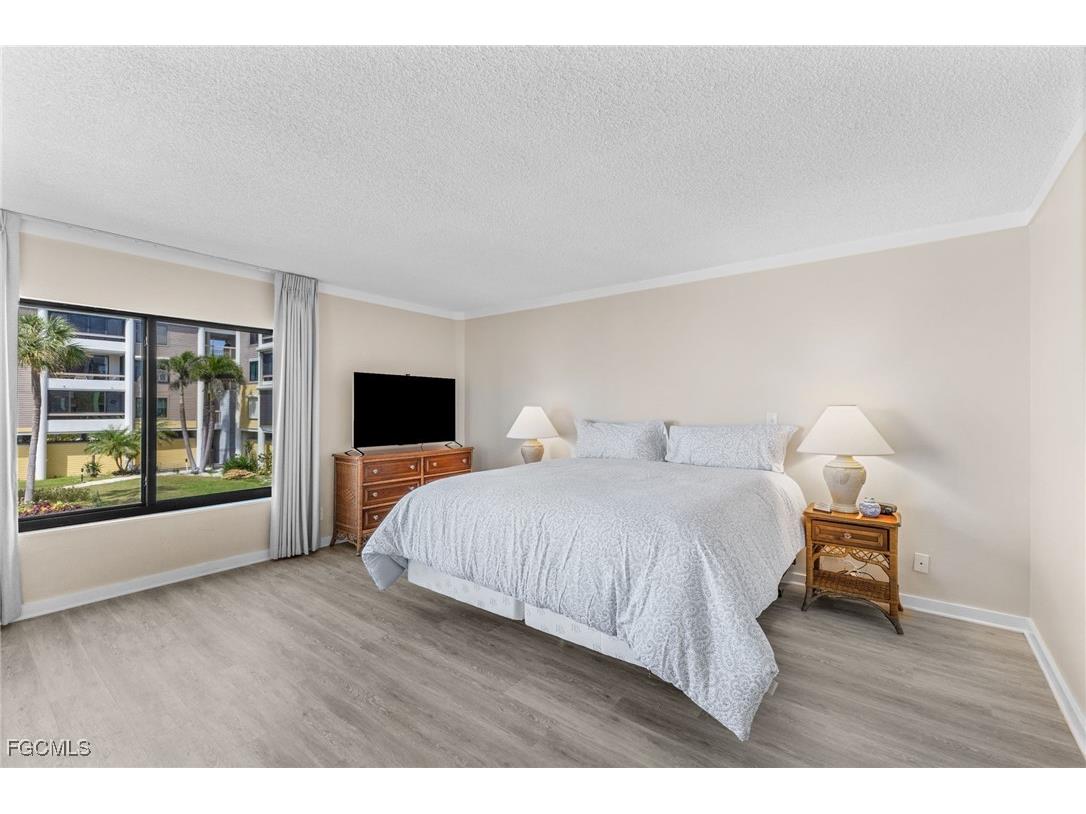 2777 W Gulf Drive #104 Sanibel FL 33957 2025016872 image18