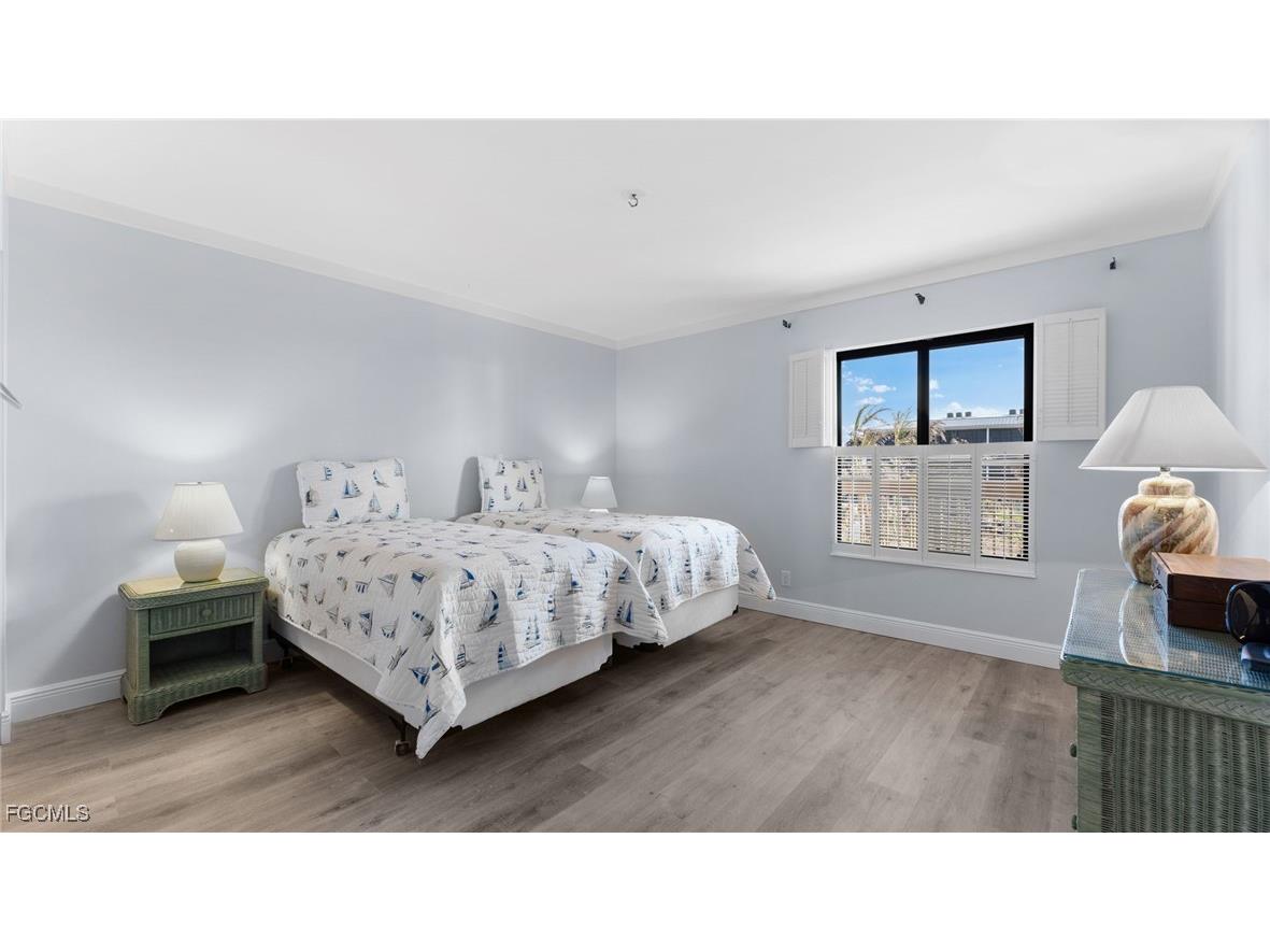 2777 W Gulf Drive #104 Sanibel FL 33957 2025016872 image24