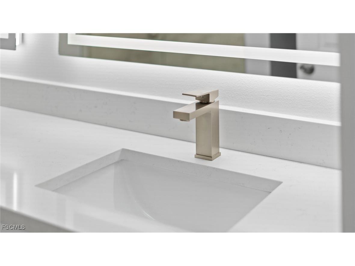 2777 W Gulf Drive #104 Sanibel FL 33957 2025016872 image26