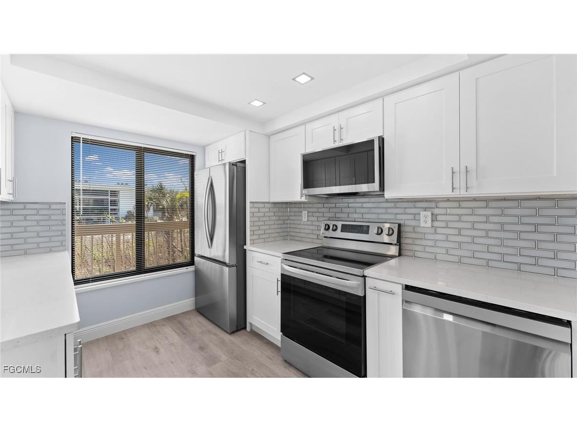 2777 W Gulf Drive #104 Sanibel FL 33957 2025016872 image4