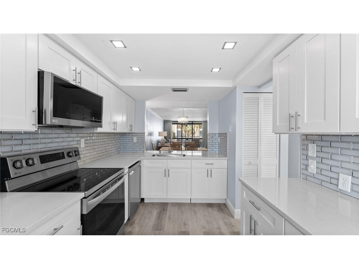 2777 W Gulf Drive #104 Sanibel FL 33957 2025016872 image5