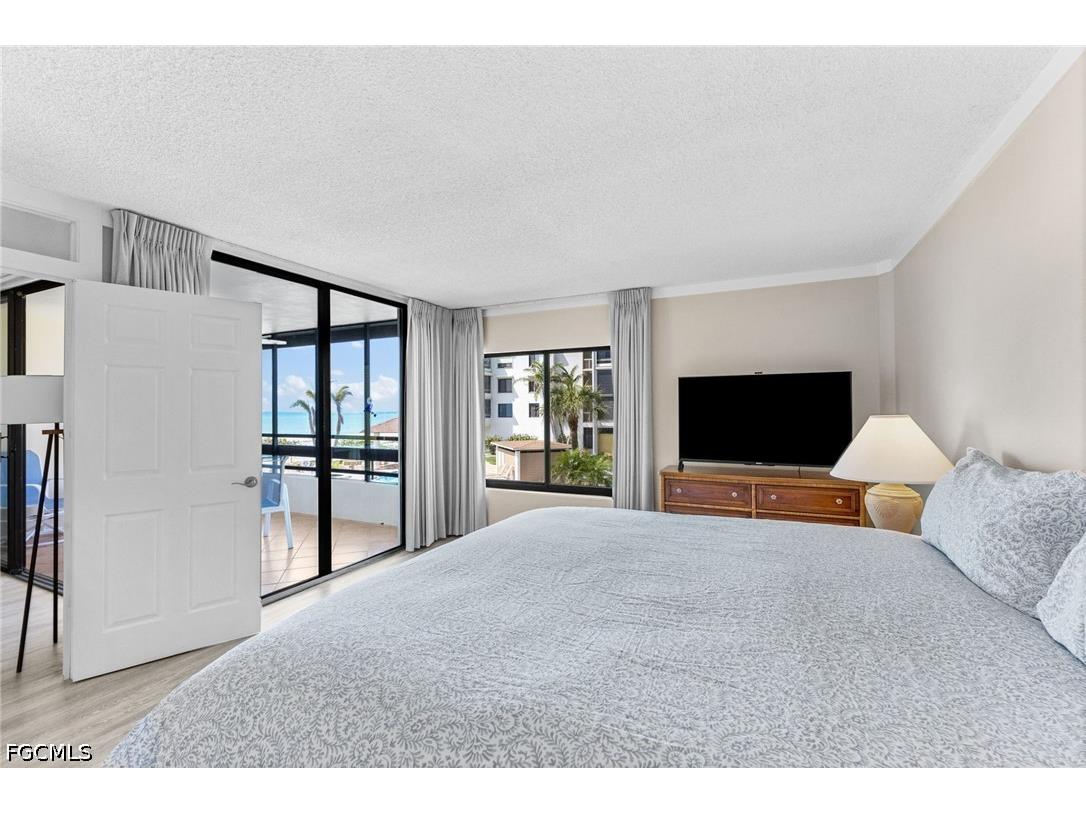 2777 W Gulf Drive #104 Sanibel FL 33957 2026026094 image19