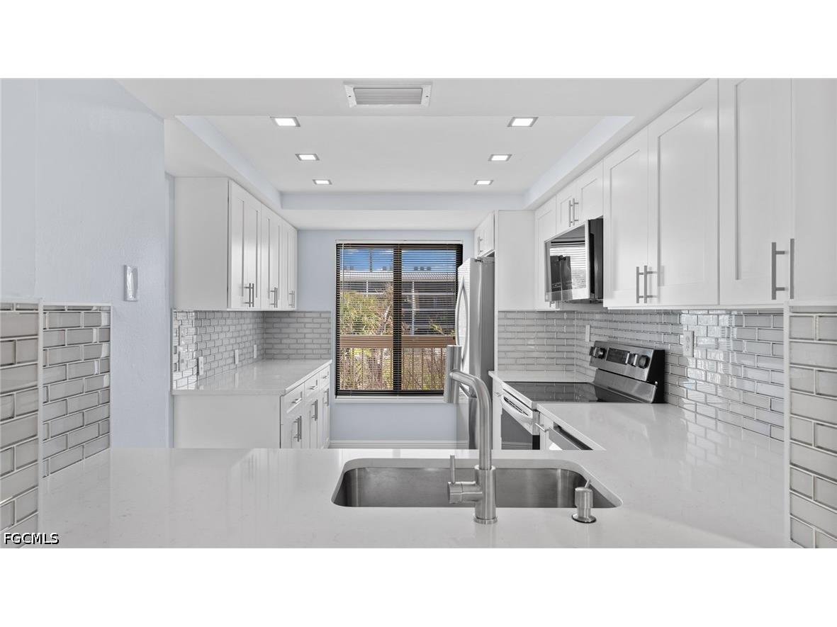 2777 W Gulf Drive #104 Sanibel FL 33957 2026026094 image9