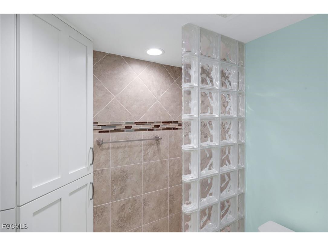 2777 W Gulf Drive #309 Sanibel FL 33957 2025019763 image18