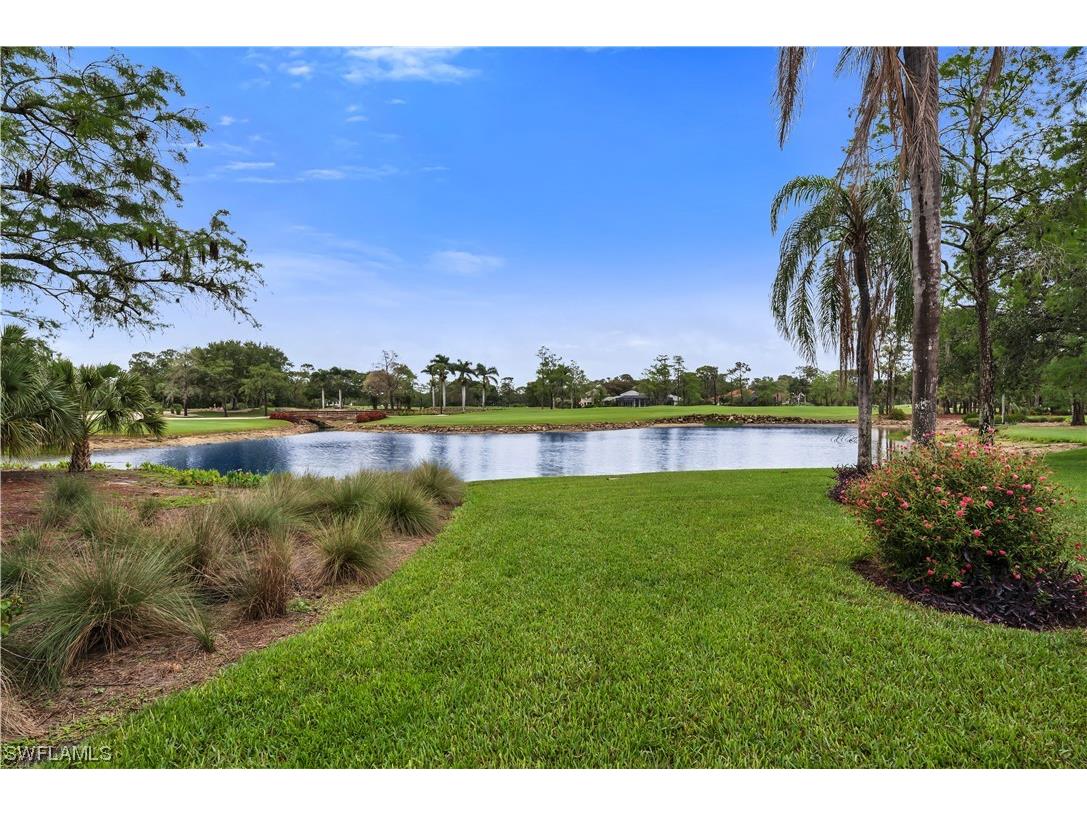 278 Edgemere Way E Naples FL 34105 223030028 image1
