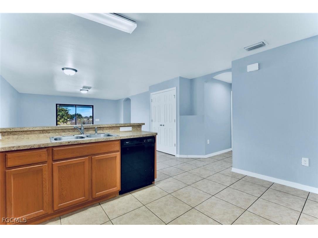 278 Shadow Lakes Drive Lehigh Acres FL 33974 2026009234 image10