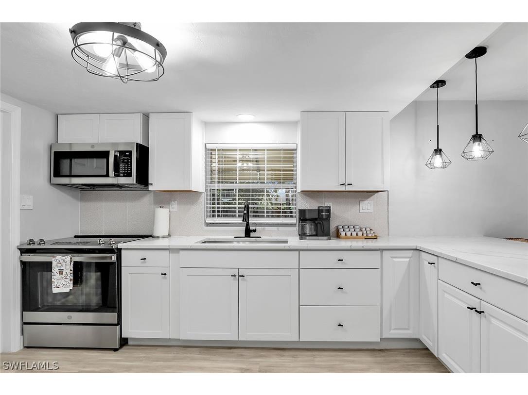 2780 Weeks Avenue Naples FL 34112 226008528 image4