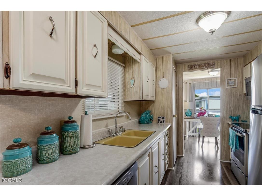 2782 Wedgewood Drive North Fort Myers FL 33917 2025009950 image6