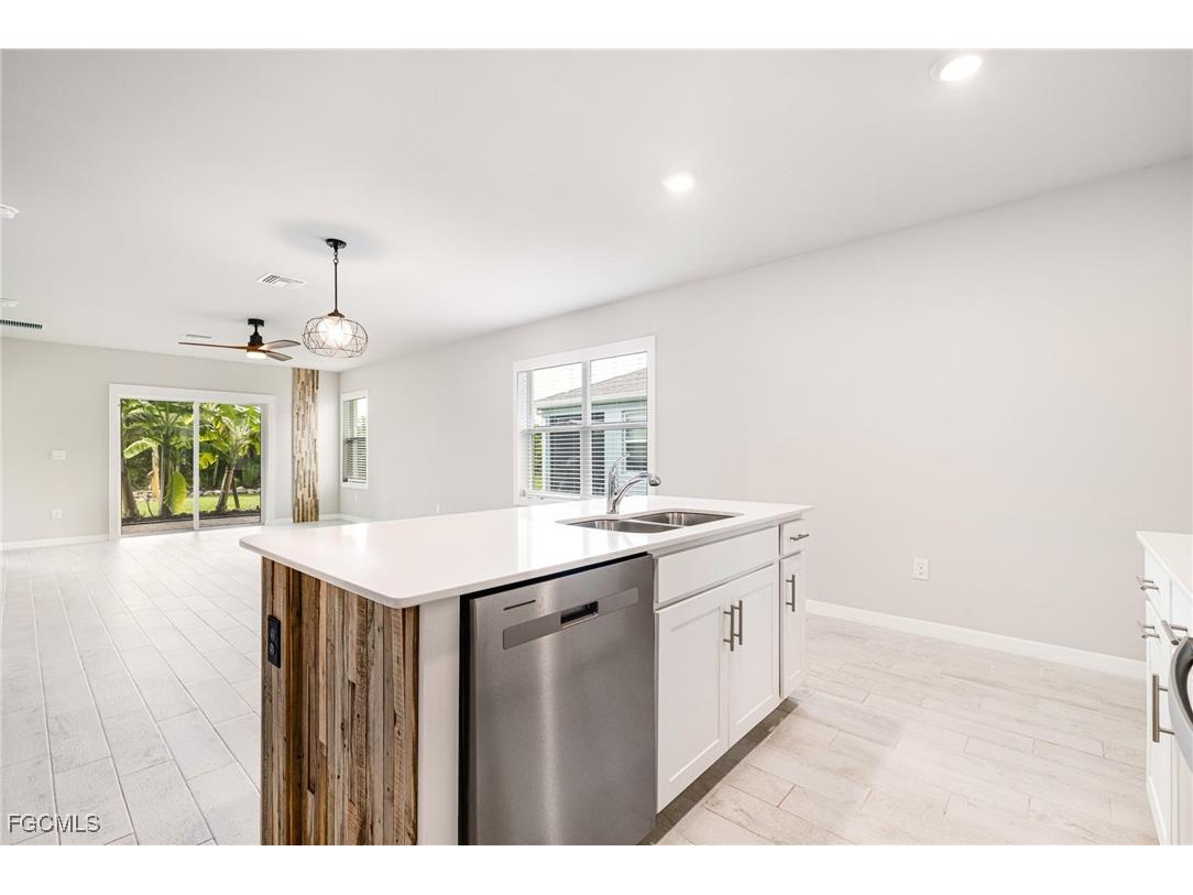 2788 Star Coral Drive North Fort Myers FL 33903 2025007753 image12