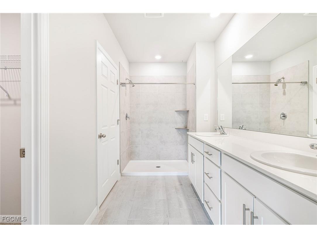 2788 Star Coral Drive North Fort Myers FL 33903 2025007753 image23